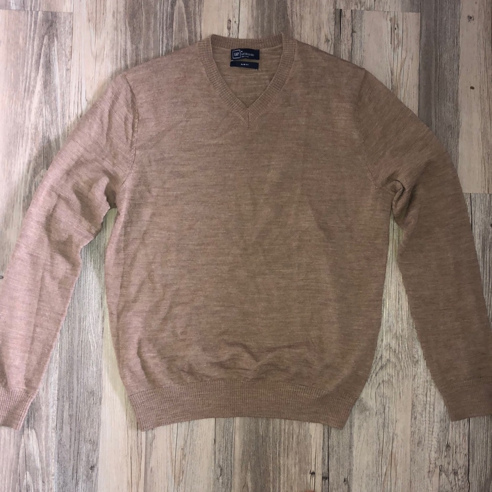 Men gap shirt
